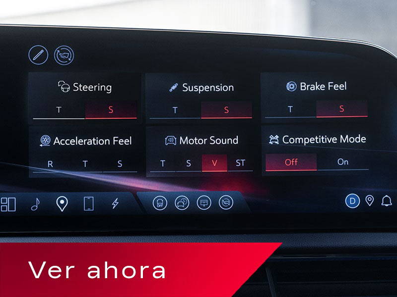 La pantalla de infoentretenimiento de una Cadillac OPTIQ, en la que se exhiben los ajustes de desempeño personalizables, que incluyen dirección, suspensión, sensación de frenado, sensación de aceleración, sonido del motor y modo competitivo, arriba de un cartel rojo en el que se lee "Watch Now" (Mirar ahora).