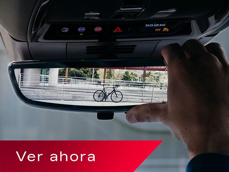 Imagen en miniatura del video que ilustra la pantalla del espejo con cámara trasera en Cadillac LYRIQ 2027.