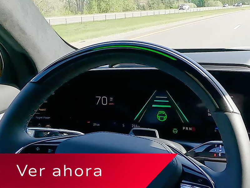 Primer plano de una Cadillac VISTIQ 2027 usando Super Cruise
