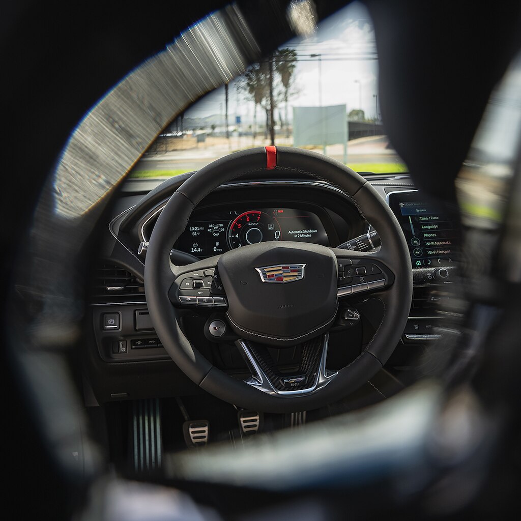 Vista del tablero en el interior de Cadillac ESCALADE IQ 2025