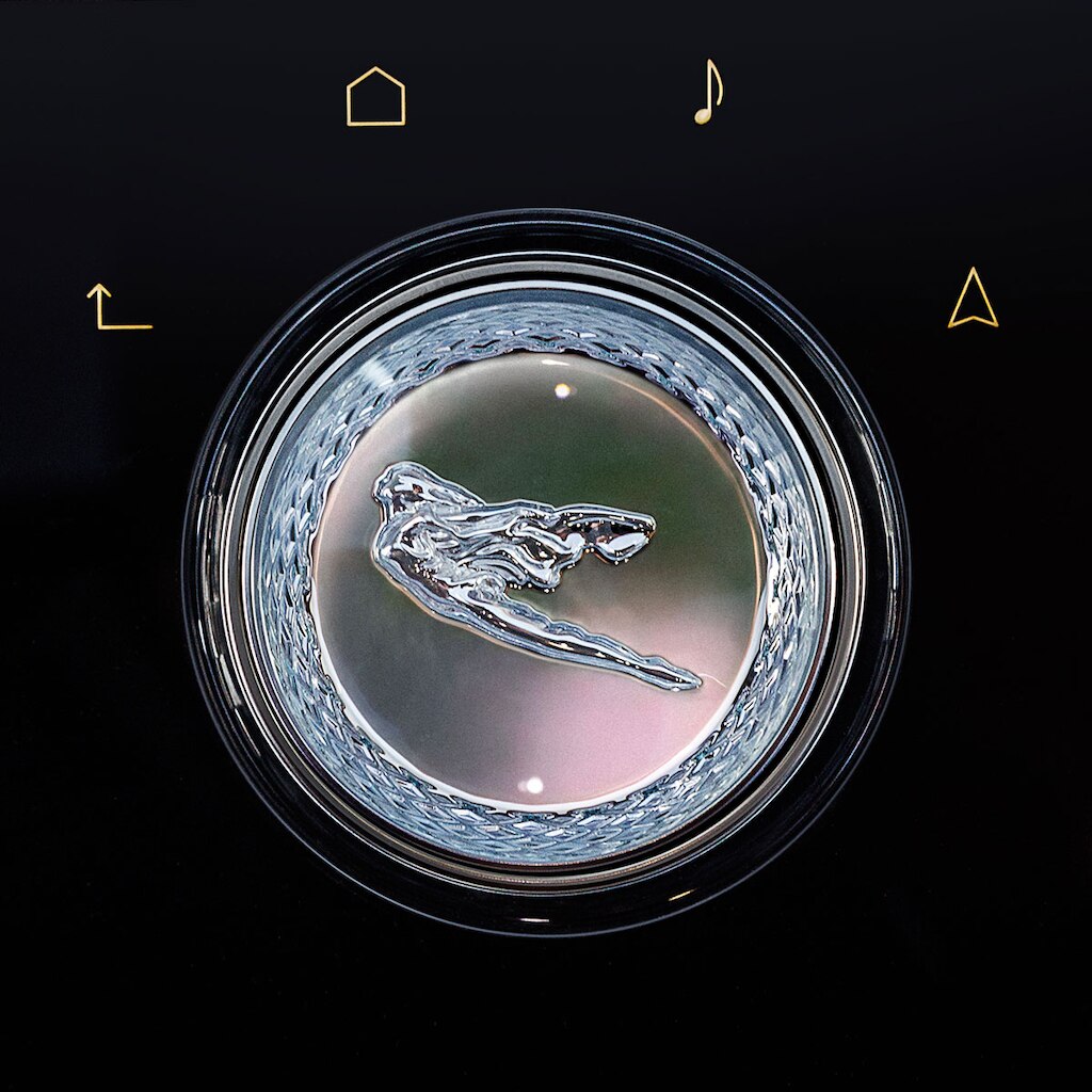 Diosa de Cadillac en el dial giratorio de desplazamiento dentro del Cadillac CELESTIQ